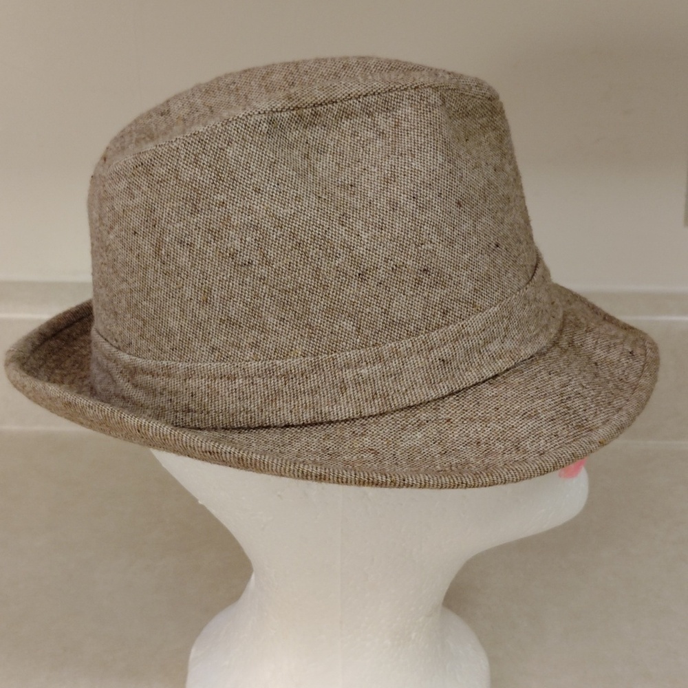 ParkRoyal Stylish Beige Fedora with Feather Detail - Picture 2 of 8